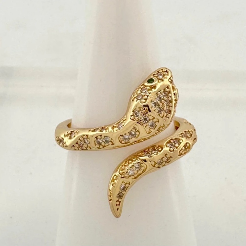 Fashion Jewelry Gold Snake Ring with Green Accents